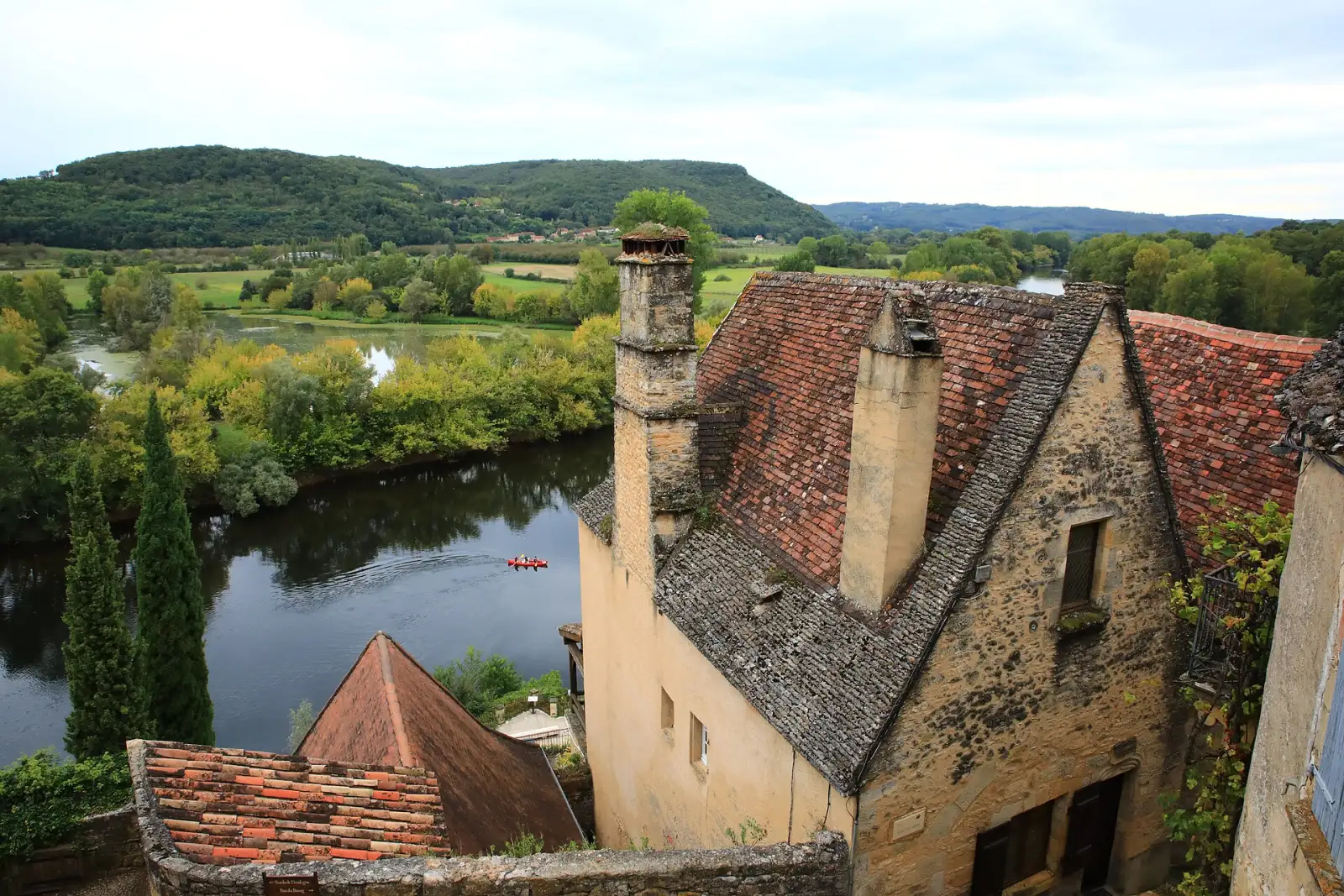 Buying a House in France as a Danish Buyer: No Permission Needed
