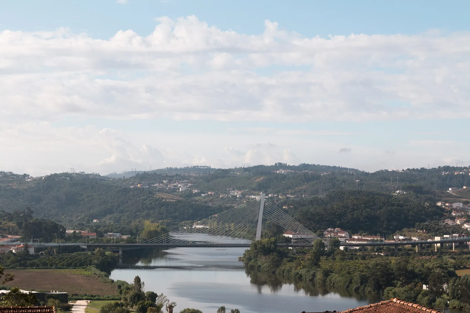 Buying a House in Portugal as a Dutch Buyer: 7.5% IMT, No Bedenktijd